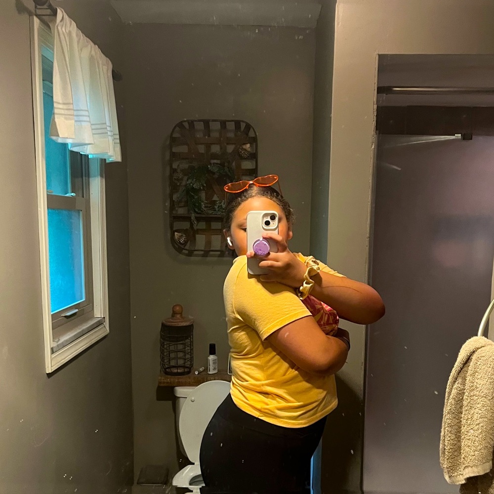 Meet your Posher, Mia